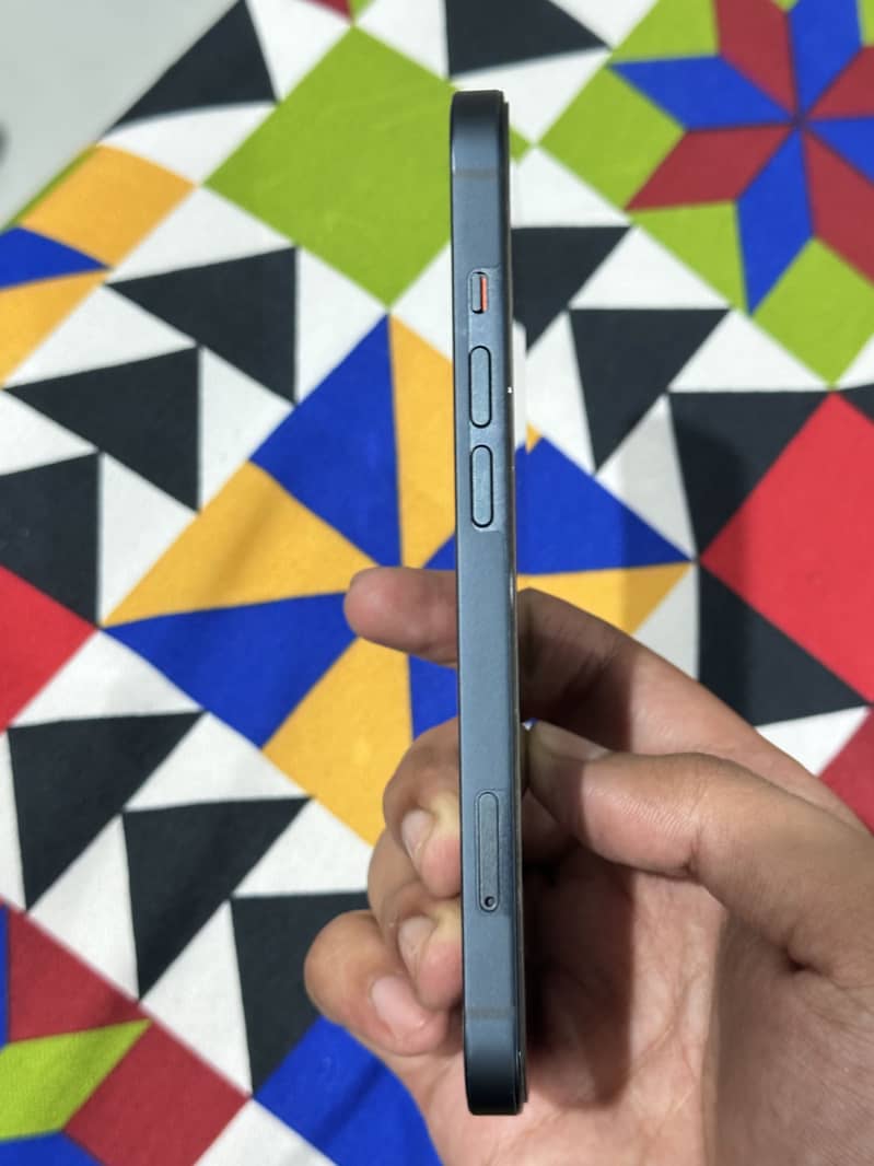Apple iPhone 13 2