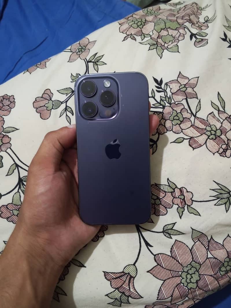 Apple iPhone 14 Pro 1