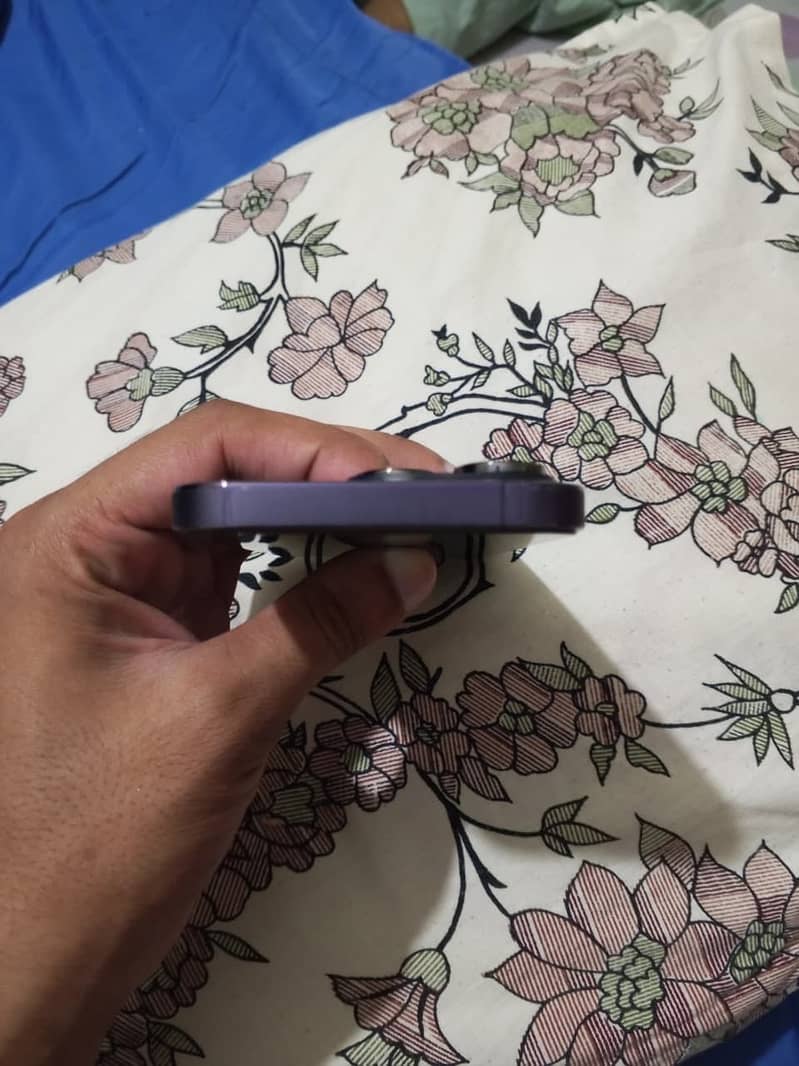Apple iPhone 14 Pro 4