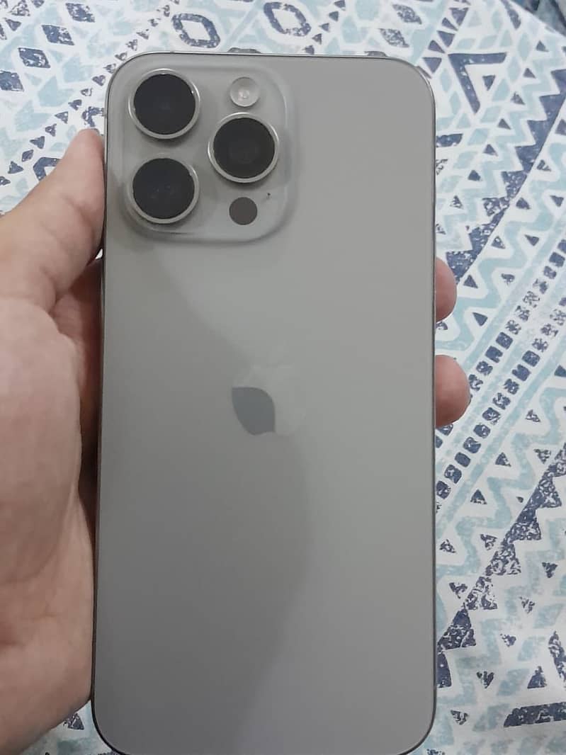 Apple iPhone 15 Pro 1