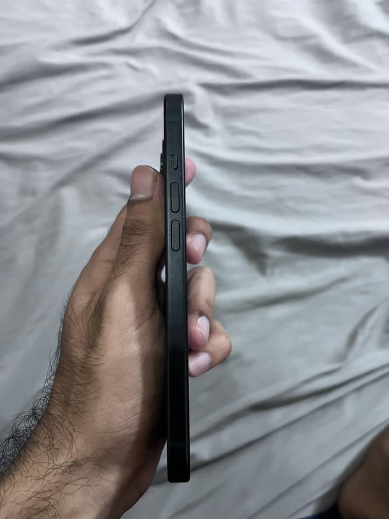 Apple iPhone 15 3