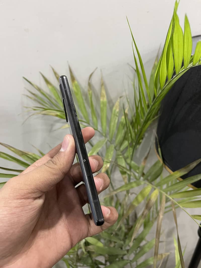 Google Pixel 6a 5