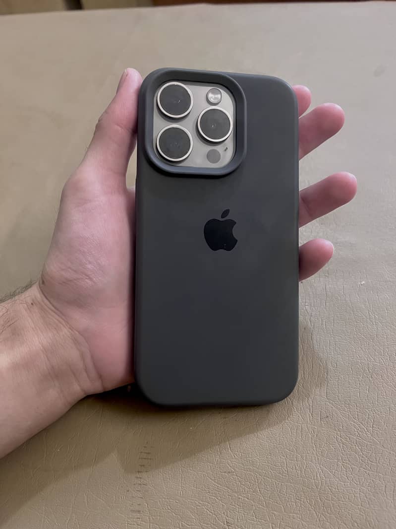 Apple iPhone 15 Pro 1