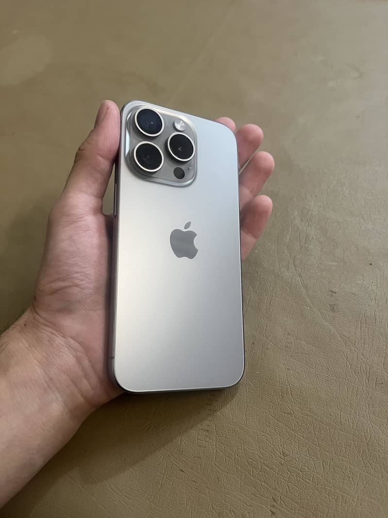 Apple iPhone 15 Pro 4