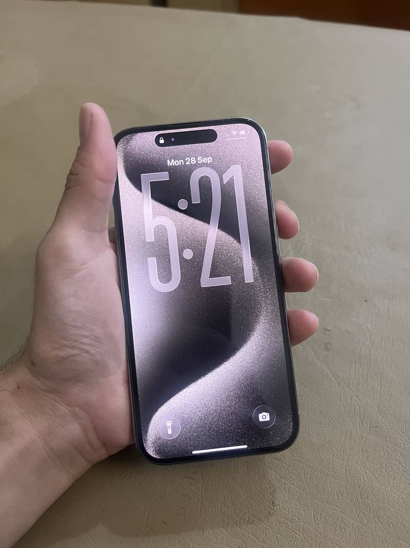 Apple iPhone 15 Pro 6
