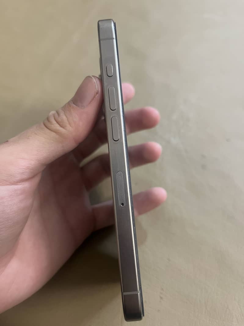 Apple iPhone 15 Pro 7