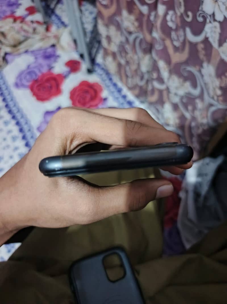 Apple iPhone 11 5
