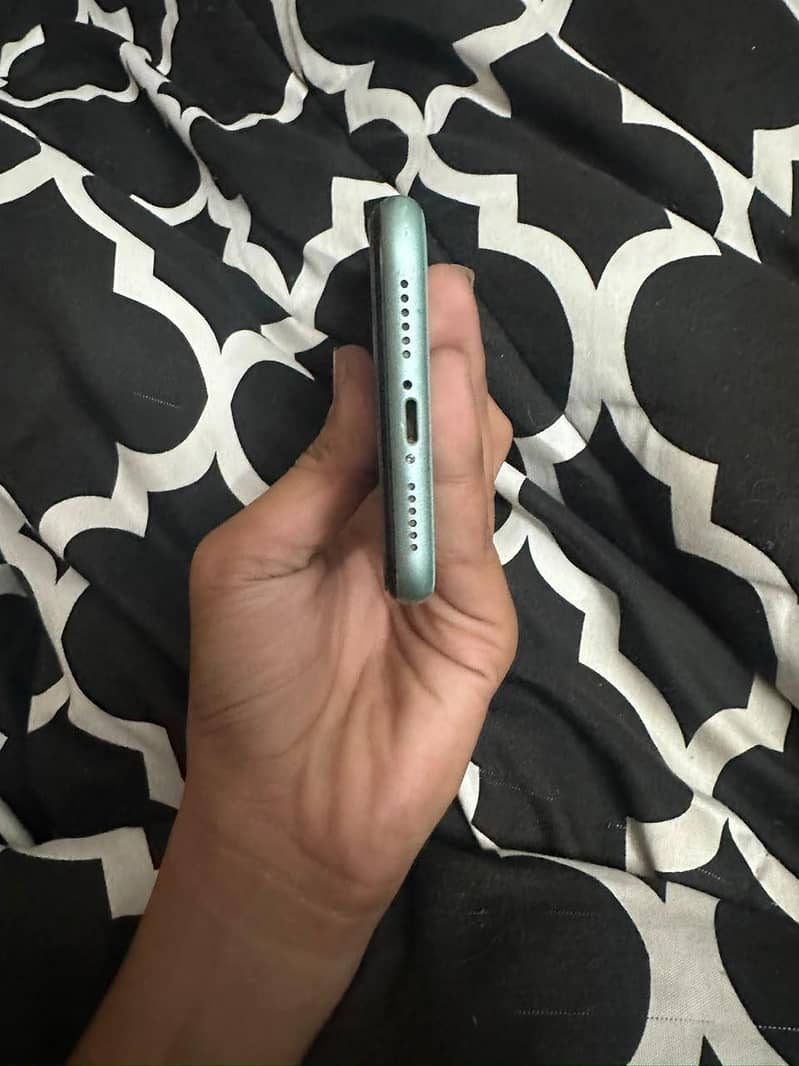 Apple iPhone 11 5