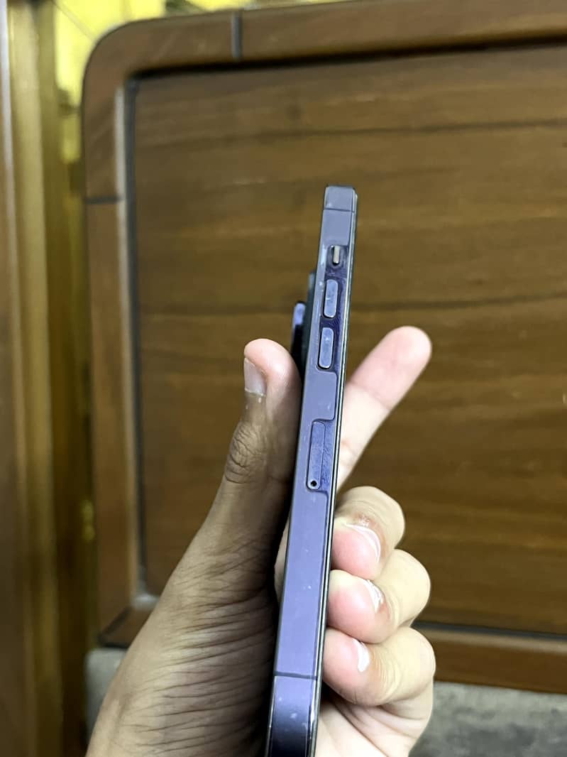 Apple iPhone 14 Pro 2