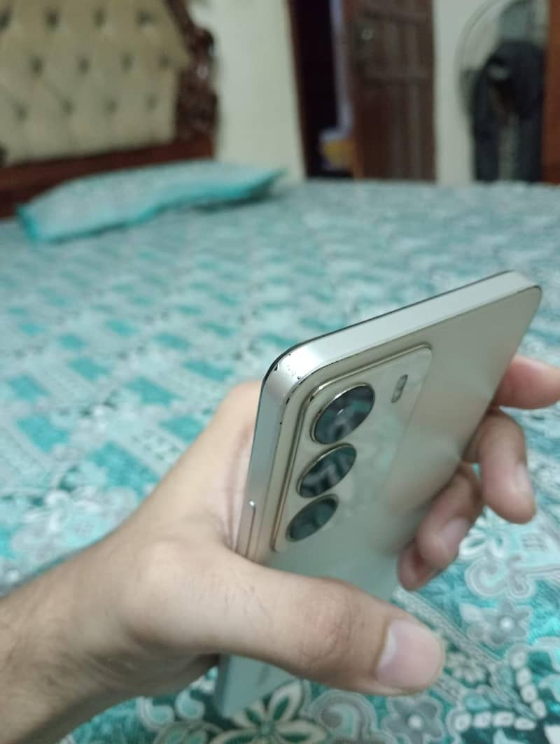 Realme C71 3