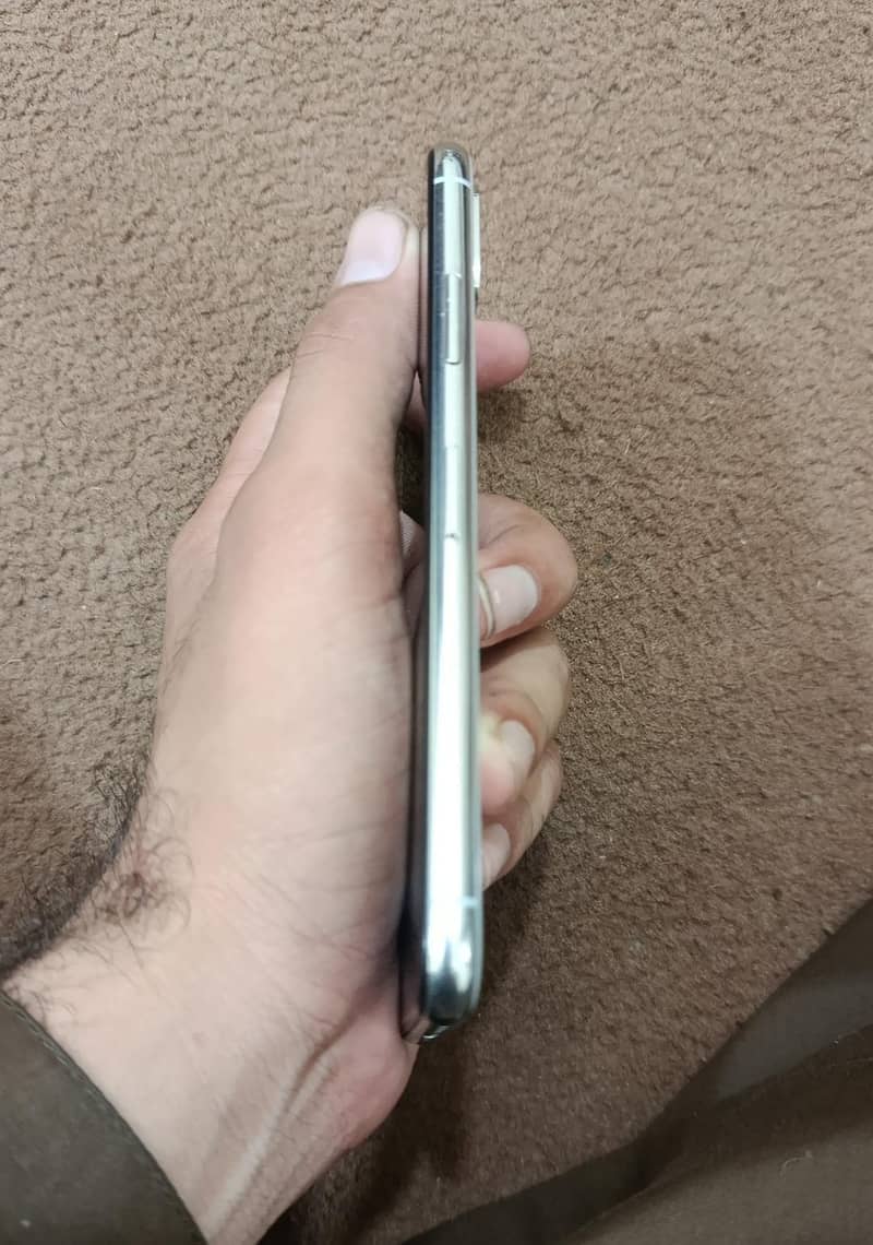 Apple iPhone X 3