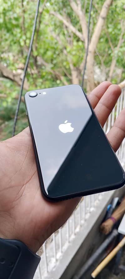 Apple iPhone SE 2020