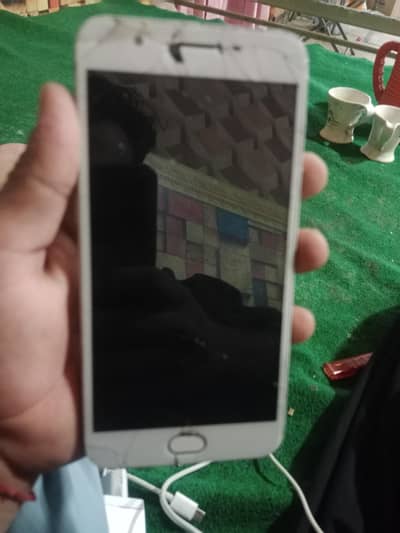 OPPO F1s
