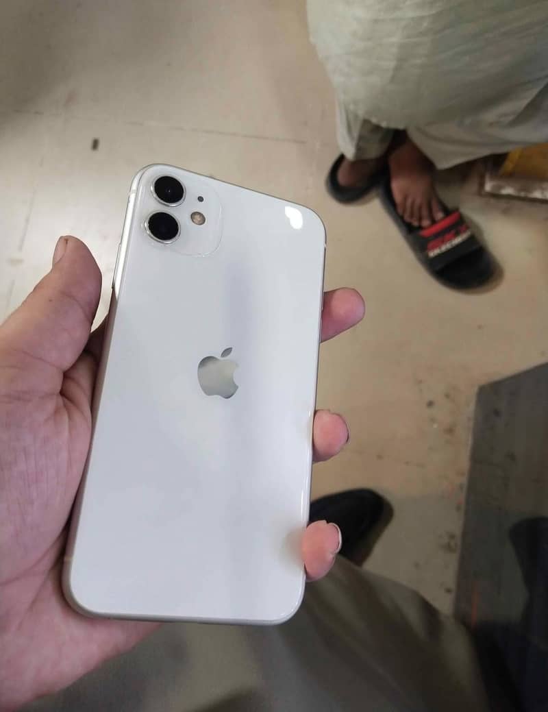 Apple iPhone 11 0