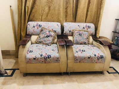 7 seater sofa set for sell in 30000