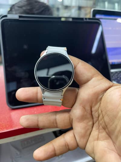 Samsung watch 7 with box brand new