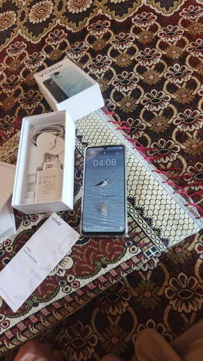 Vivo y05e 4/64 complete box for sale