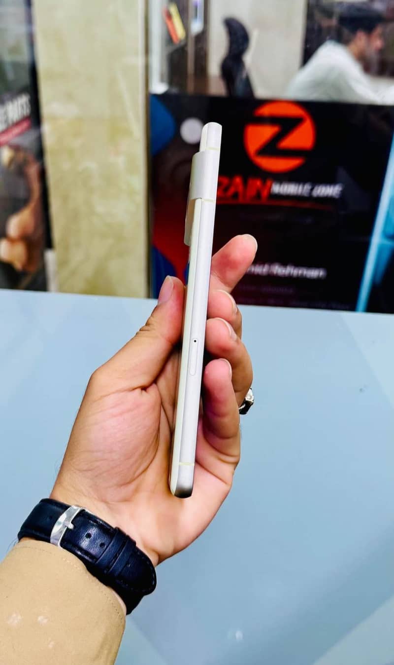 Google Pixel 7 3