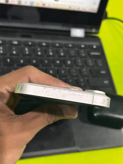 Apple iPhone XR converted 17 pro