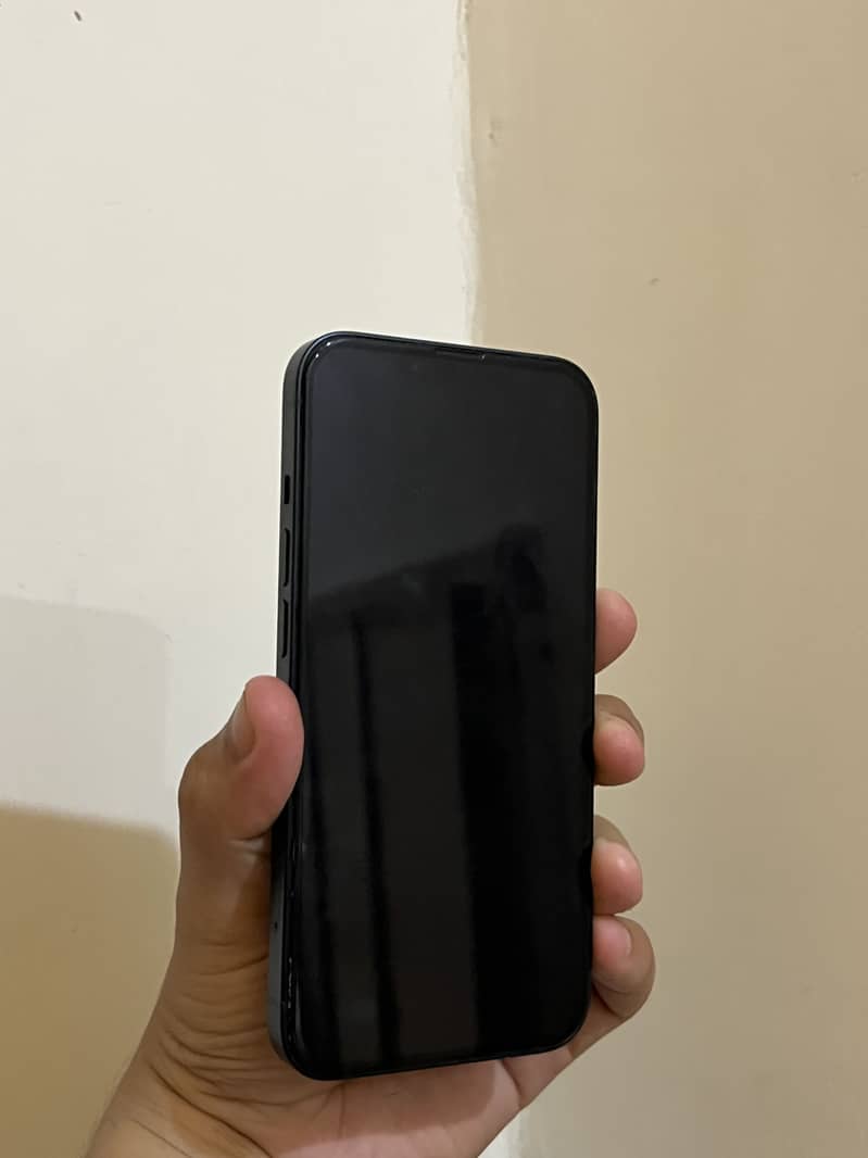Apple iPhone 13 2