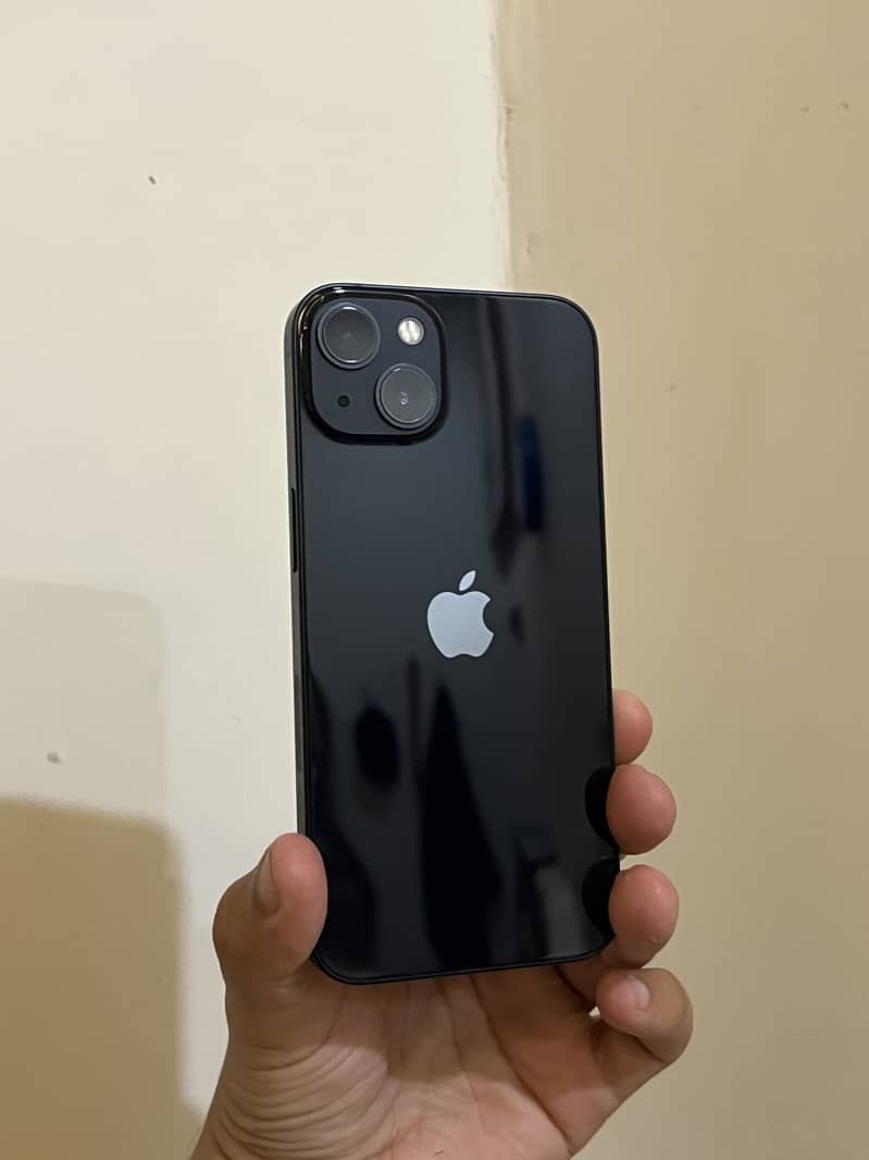 Apple iPhone 13 4
