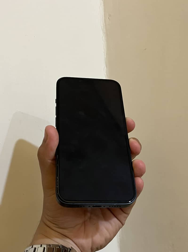 Apple iPhone 13 5