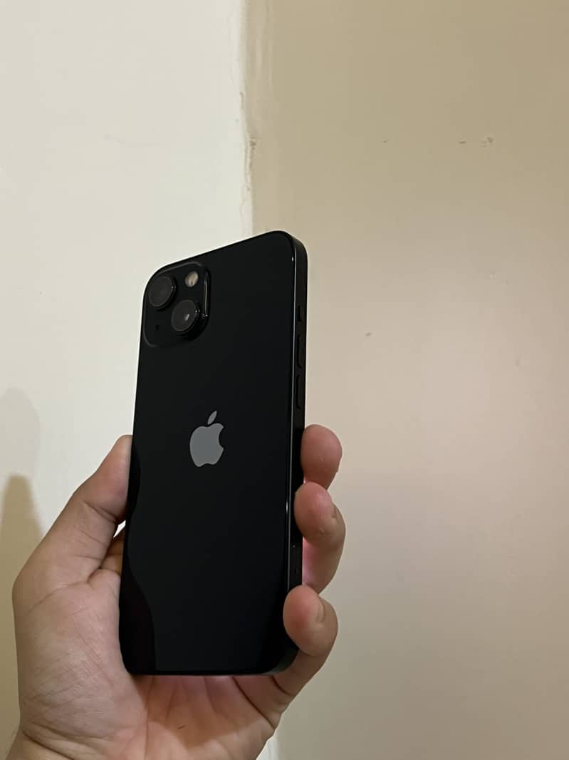 Apple iPhone 13 7