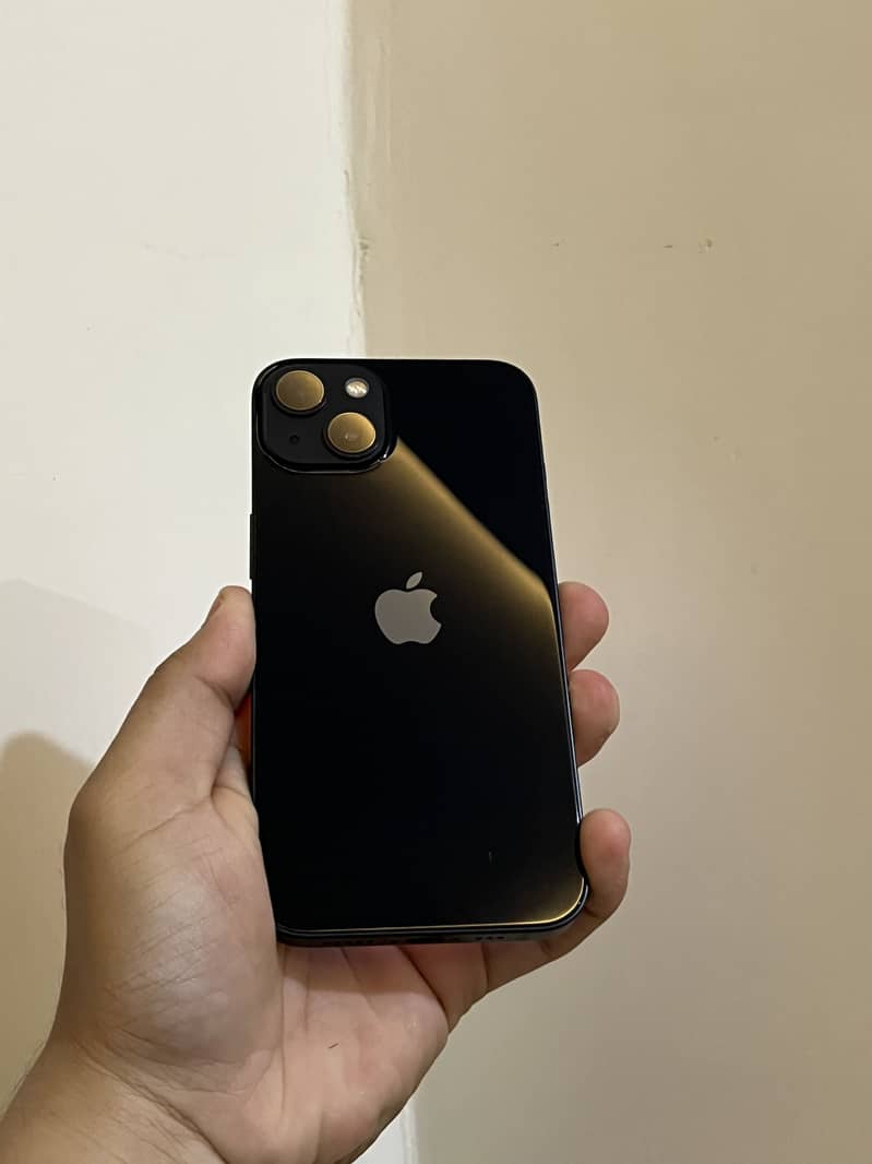 Apple iPhone 13 11
