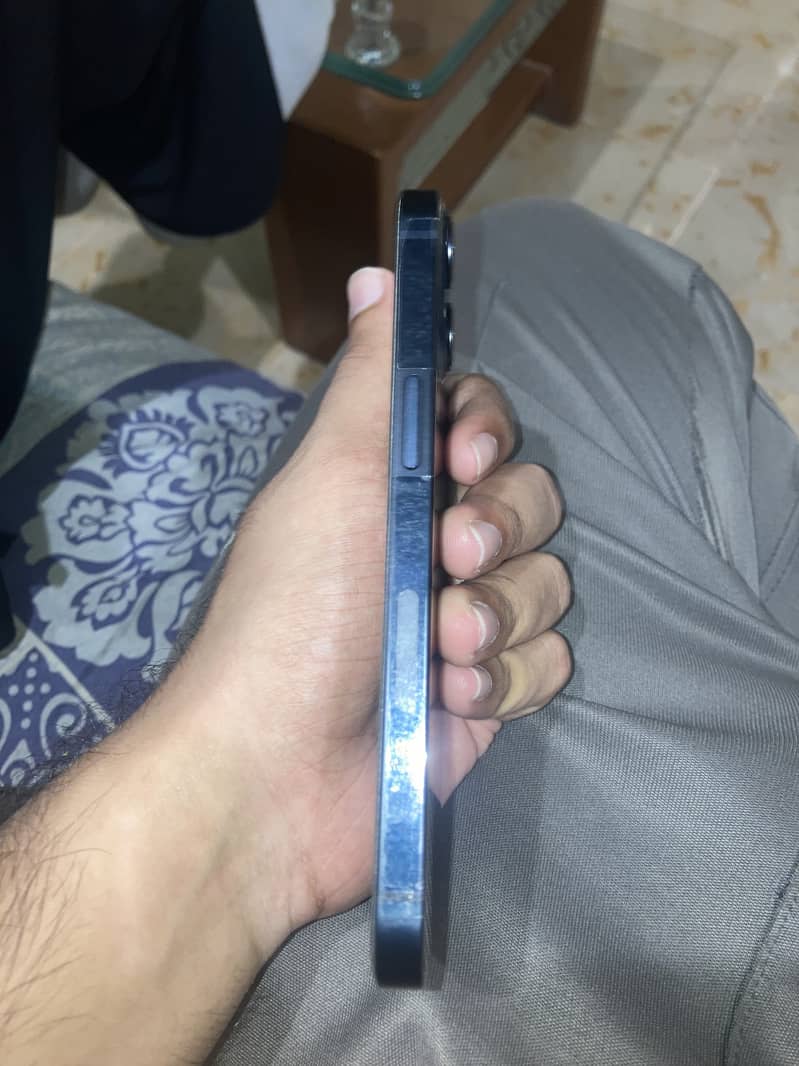 Apple iPhone 13 3