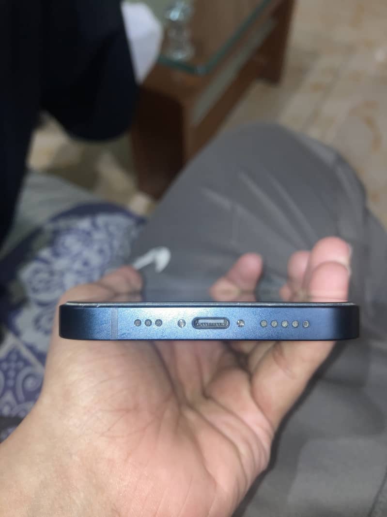 Apple iPhone 13 5
