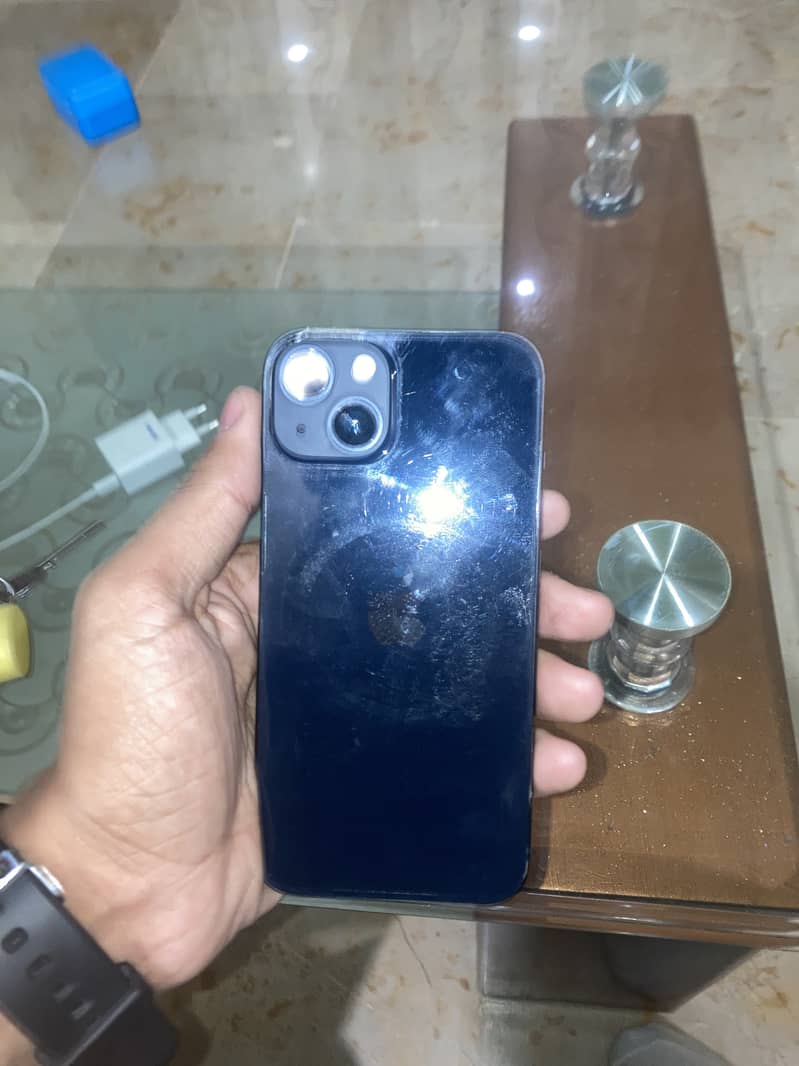 Apple iPhone 13 8