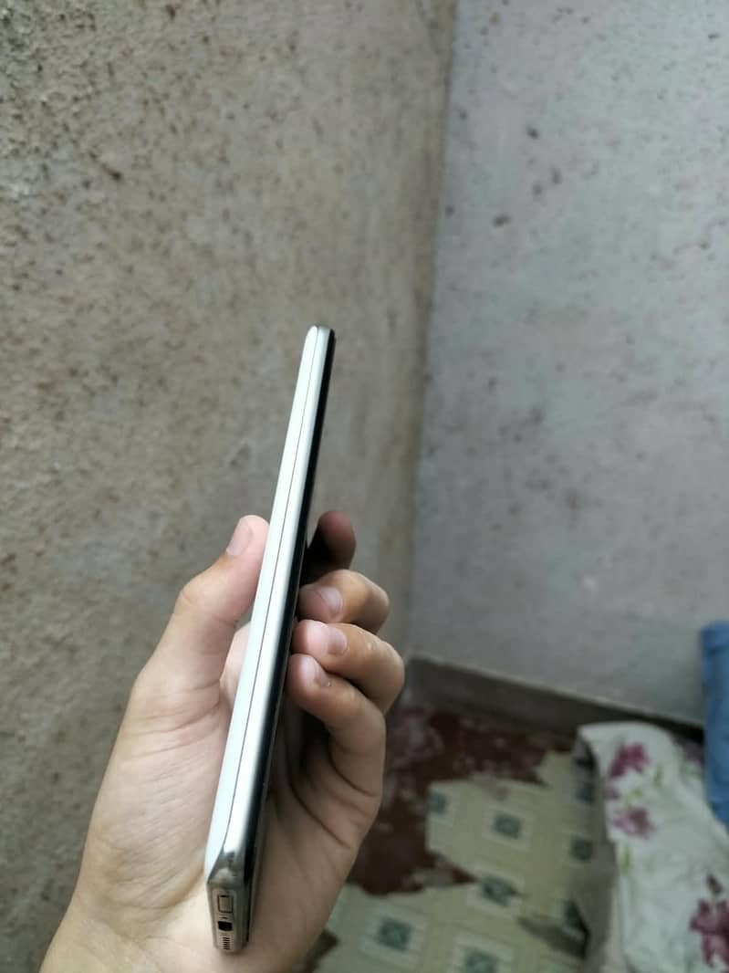 Xiaomi 11T Mobile may koi bhi fault nahi ha. Whatsapp: 03224619592 4