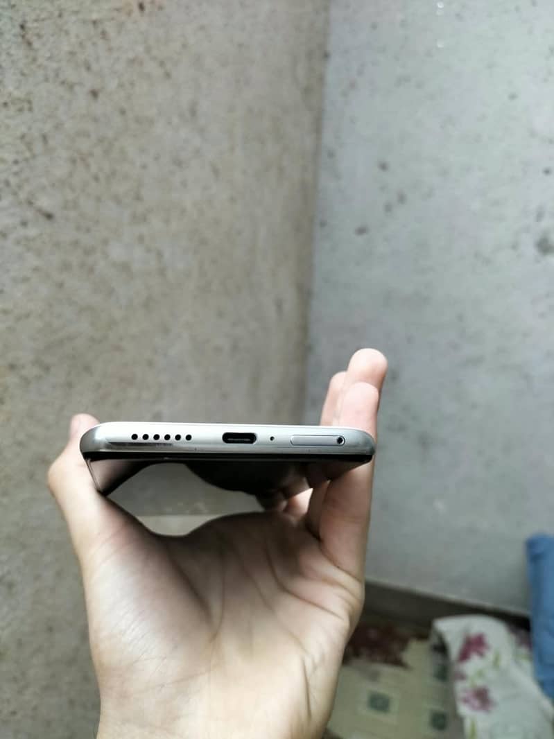 Xiaomi 11T Mobile may koi bhi fault nahi ha. Whatsapp: 03224619592 5