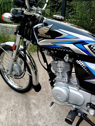 Honda CG 125 2025 black Febulous Condition Gift For Lover
