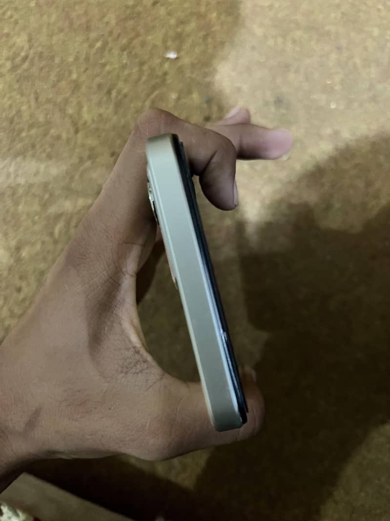 Realme C75 4