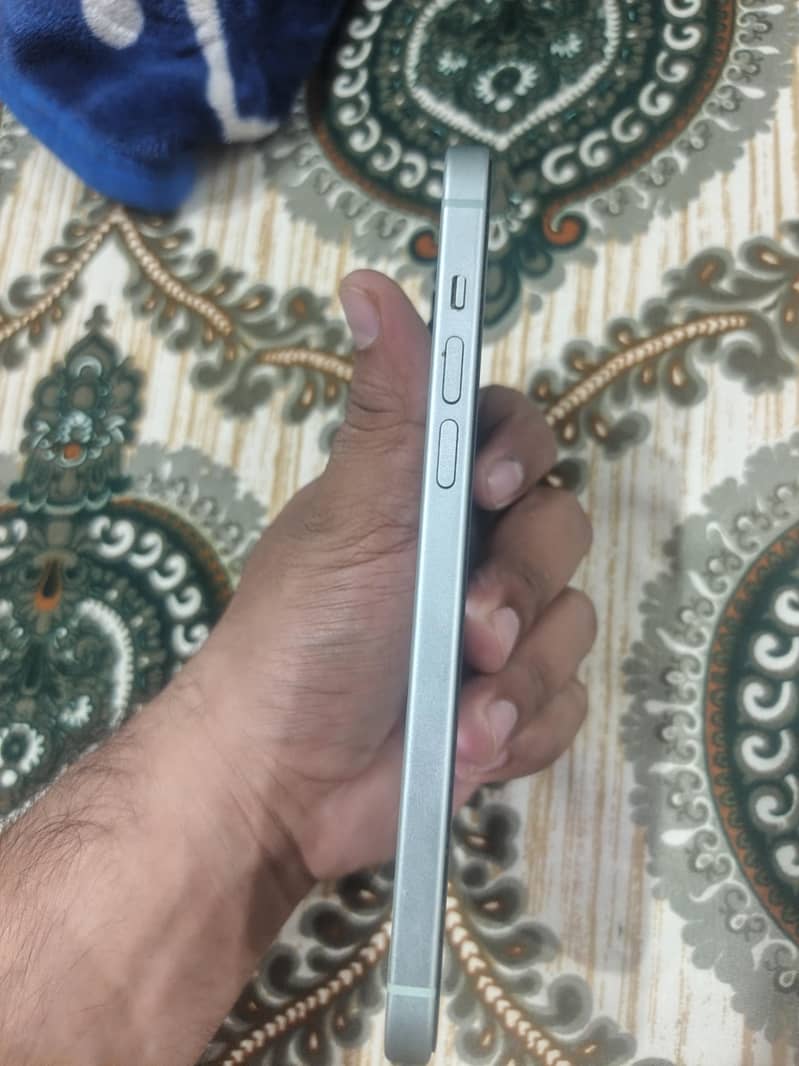 Apple iPhone 15 plus 2