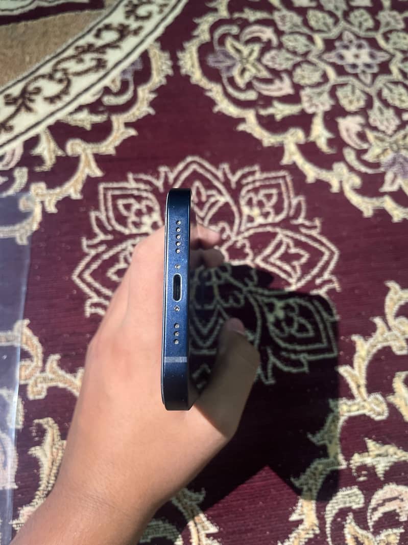 Apple iPhone 12 3