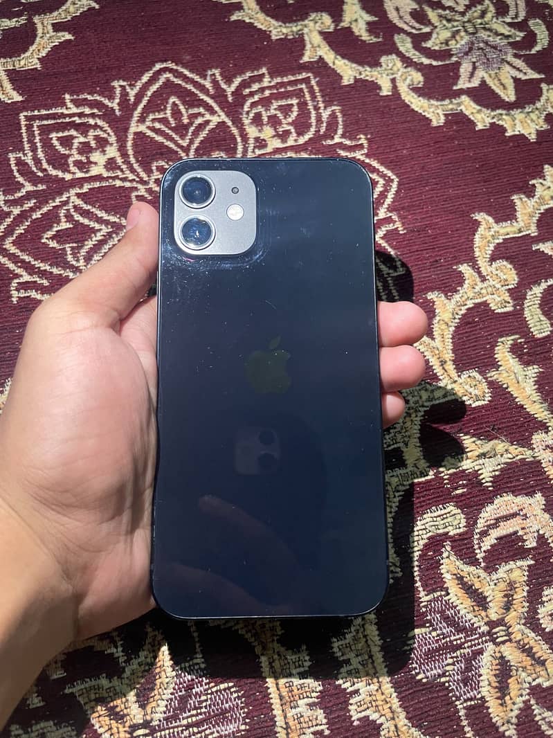 Apple iPhone 12 4