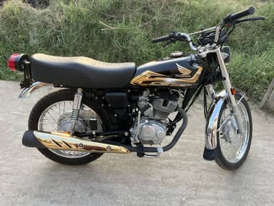 125 2026 model self start gold edition