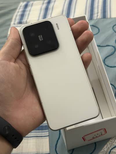Xiaomi 15 With Original Box Charger & Cable Condition 10/10