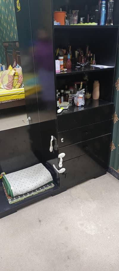 a dressing in very good condition