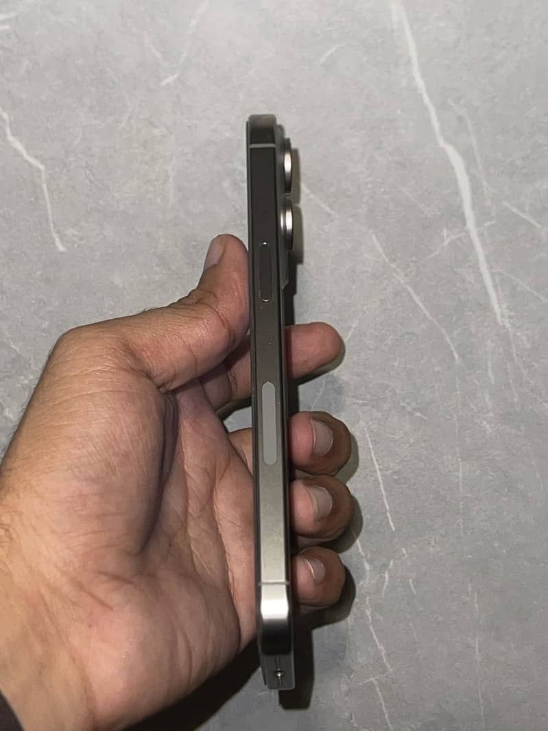 Apple iPhone 15 Pro Max 1