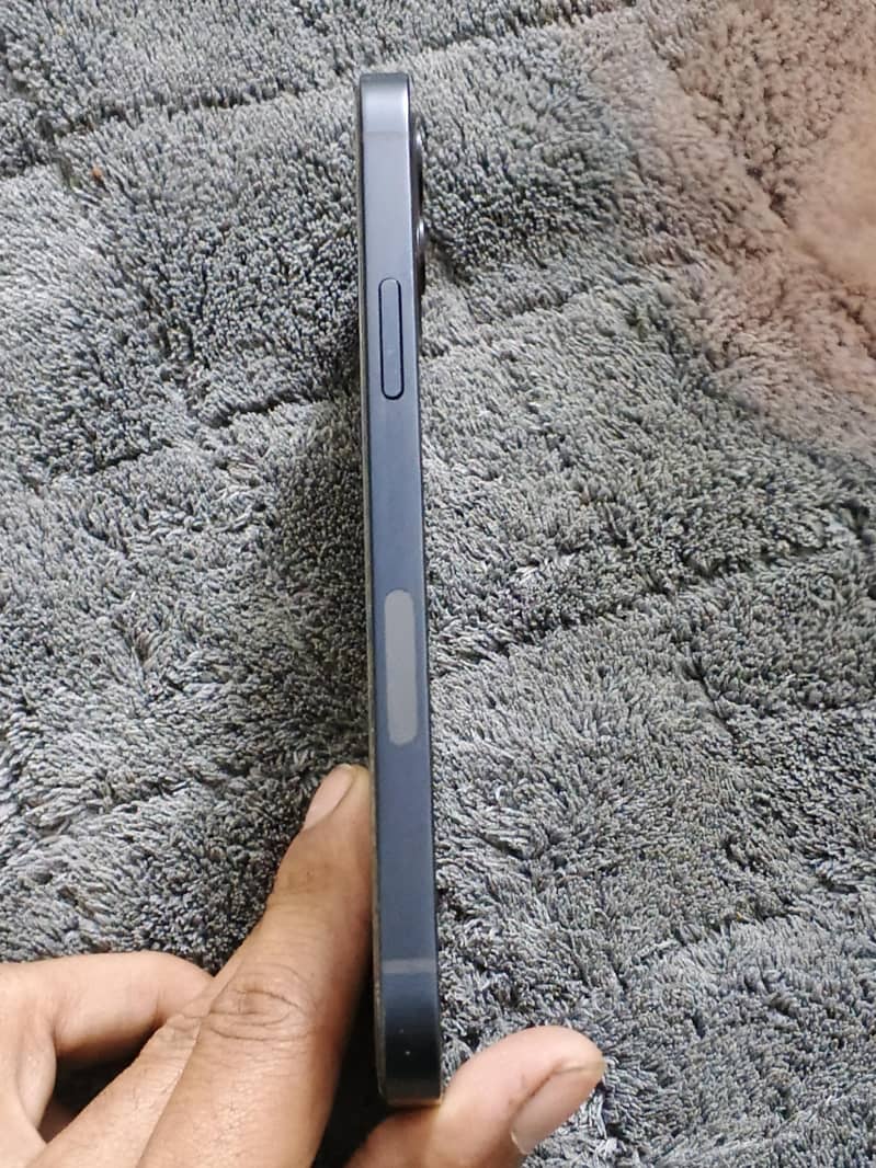 Apple iPhone 12 4