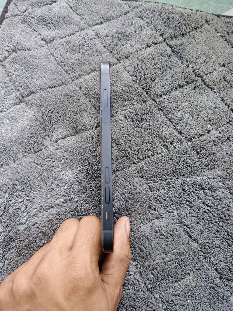 Apple iPhone 12 6