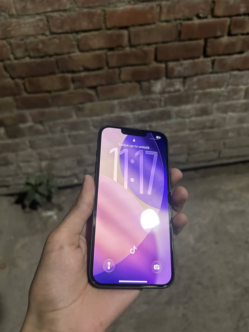 Apple iphone 16e 5