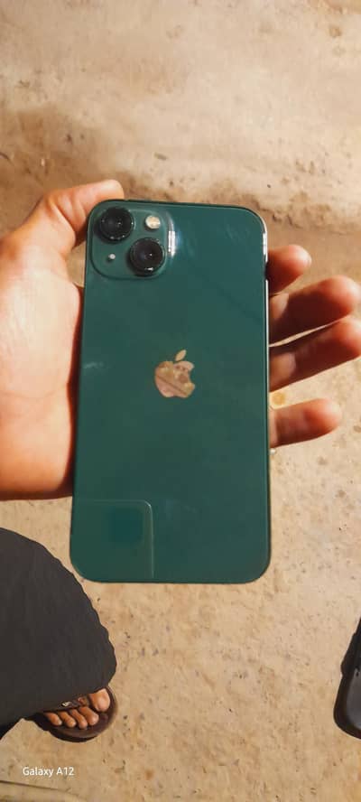 Apple iPhone 13