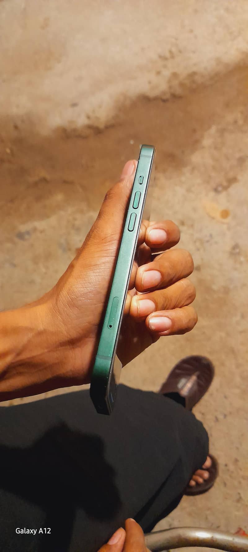 Apple iPhone 13 2
