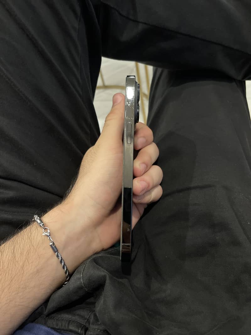 Apple iPhone 14 Pro Max 3