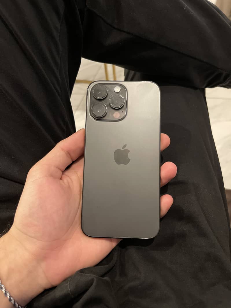 Apple iPhone 14 Pro Max 4