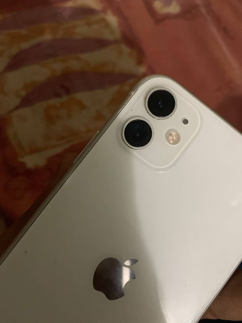 Apple iPhone 11 0